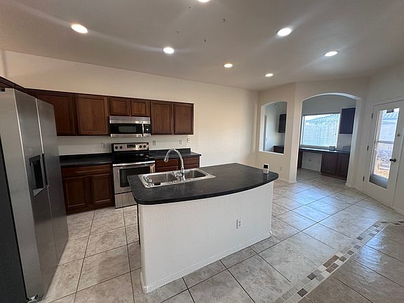 2nd image of 1684 E Silver Reef Dr