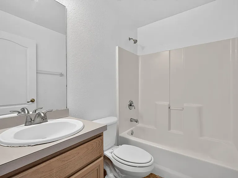 903 SE 5th Ave — Photo 18
