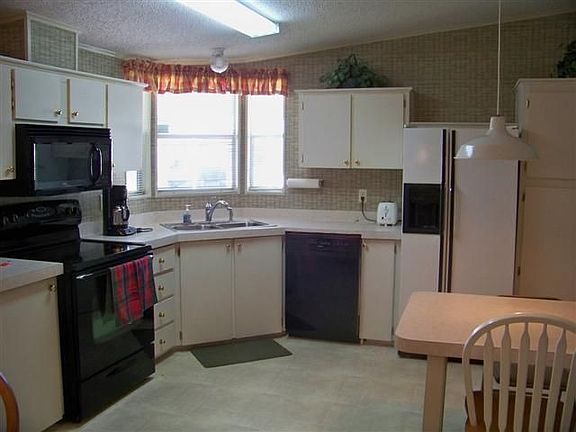 4th image of 341 Ashley Dr