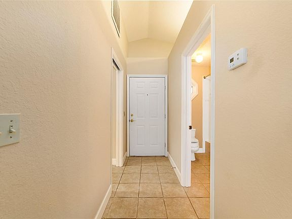 5th image of 2307 NE 40th Ave