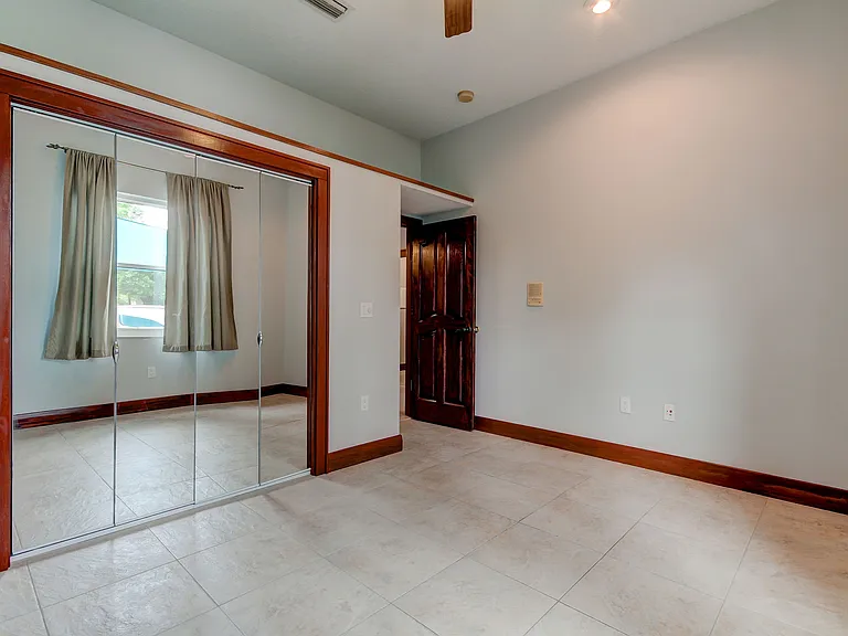115 N Gomez Ave — Photo 6