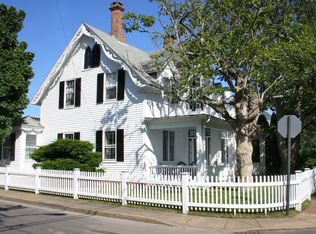 33 Cottage St, Edgartown, MA 02539