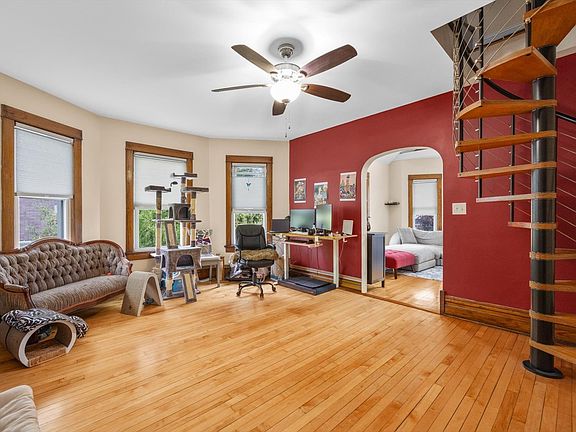 5th image of 4029 Amelia Ave