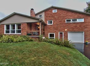359 Upper Demunds Rd, Dallas, PA 18612