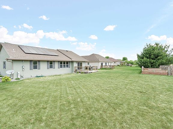 5th image of 311 E Sunset Dr