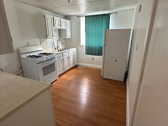 3rd image of 262 Old Falls Blvd #1