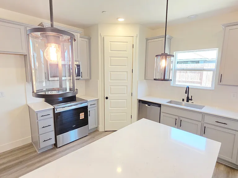 7408 Brenner Pass Way — Photo 36