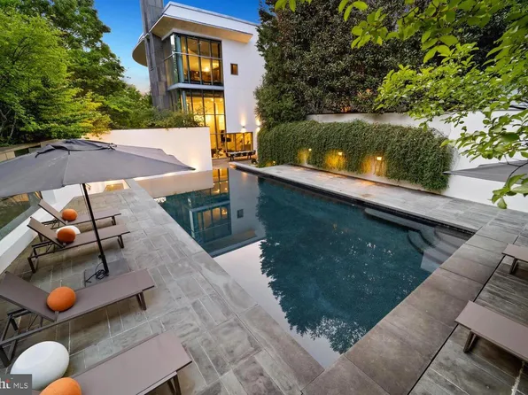 2815 Woodland Dr NW, Washington, DC 20008