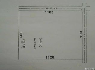 19095 Vining Rd, New Boston, MI 48164