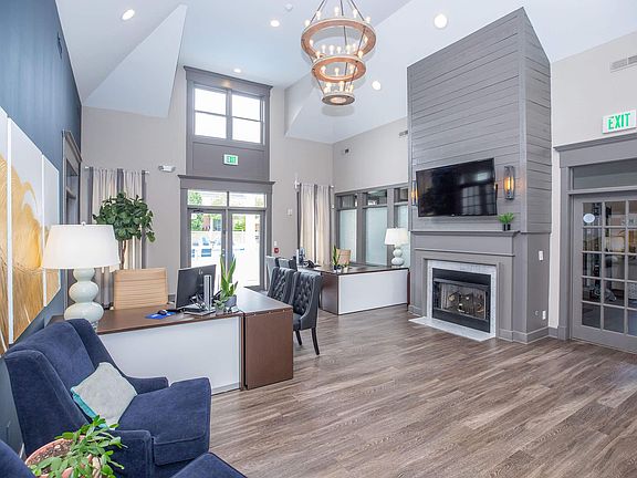 5th image of 226 Barrington Pl E #52-334