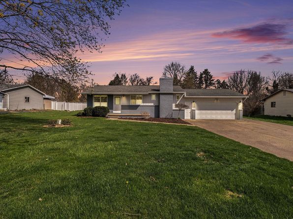 3434 Rolston Rd, Fenton, MI 48430