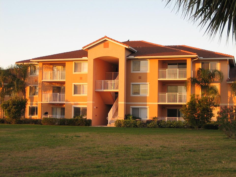 1st image of 301 SW Palm Dr APT 104