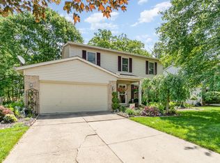 8668 Beckys Ridge Dr, Cincinnati, OH 45251