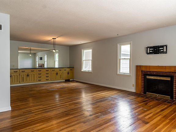4th image of 3110 W Ashland Ave