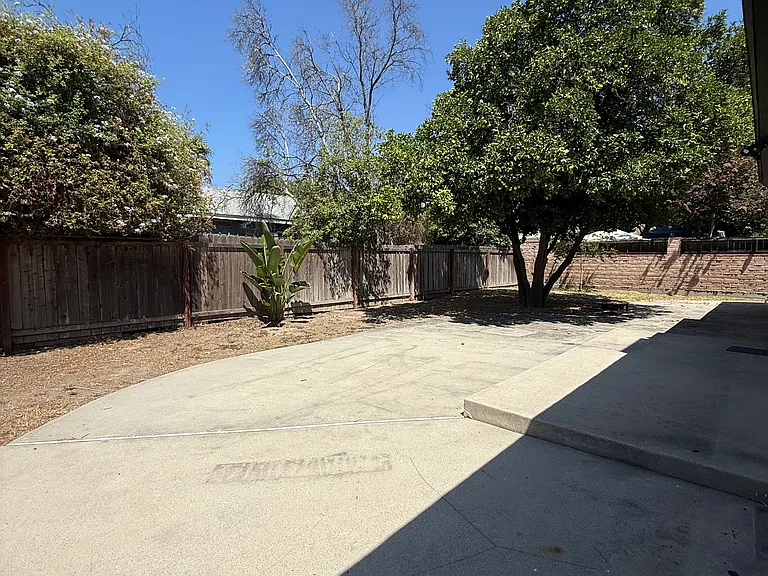 Bellaire Ave — Photo 11
