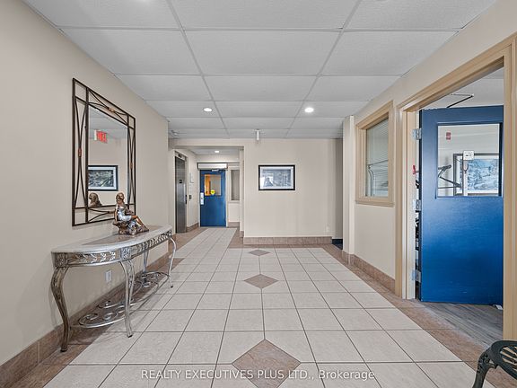 3rd image of 2921 Laurier St #407
