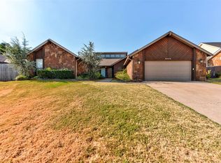6004 Covington Ln, Warr Acres, OK 73132