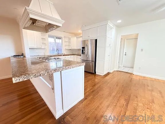 4th image of 6142 Romany Dr