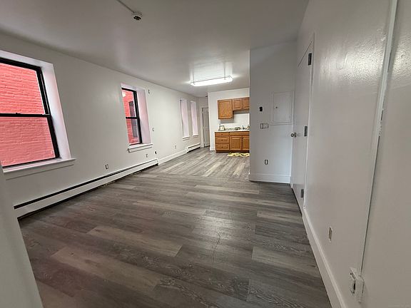 5th image of 575 Bank St #206