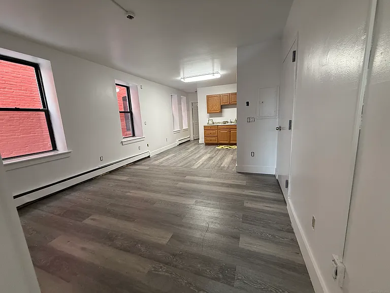 575 Bank St #206 — Photo 5