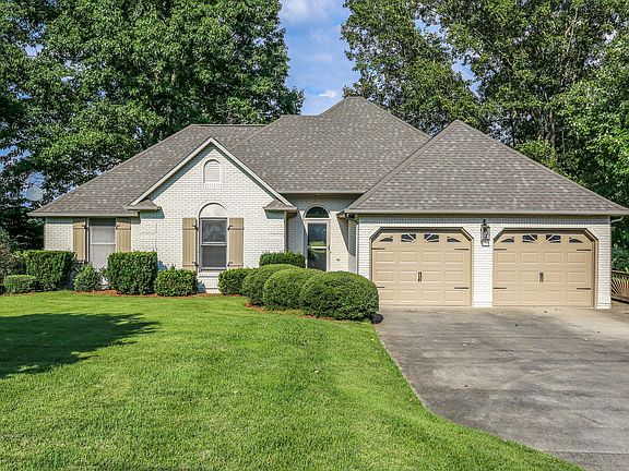 4th image of 436 Bluff Dr