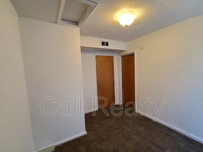 719 W Augusta Ave #2 — Photo 8