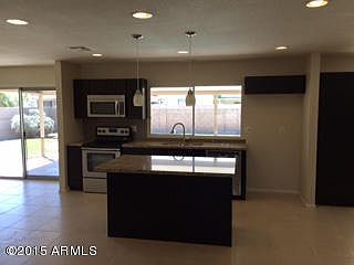 3rd image of 4827 W Sunnyside Ave