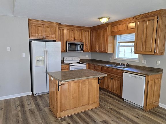 3rd image of 1731 Eli Pl