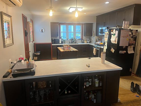 5th image of 270 Richmond Ave #1