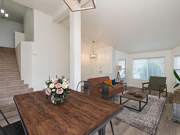 3rd image of 208 Buena Tierra Way