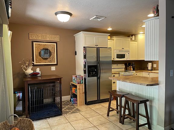 3rd image of 298 Saguaro Dr