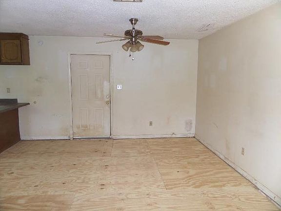5th image of 19422 Vaughn Rd