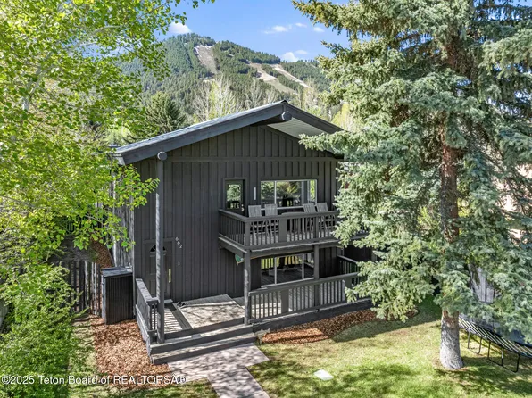 662 E Hansen Ave, Jackson, WY 83001