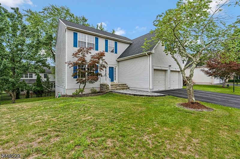 1st image of 19 Heinrick Way