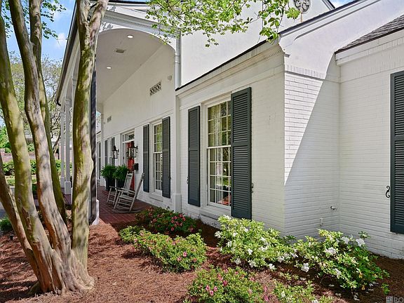 2nd image of 3131 Murphy Dr