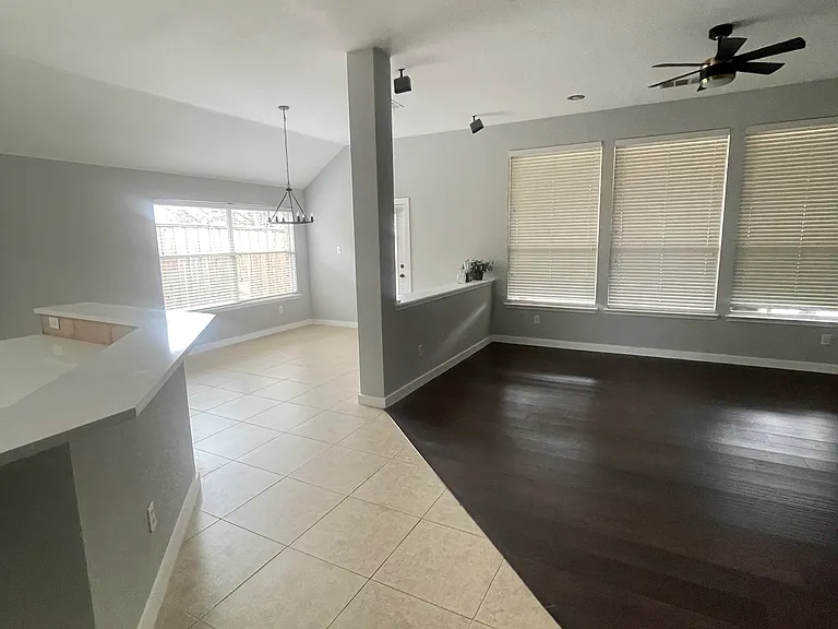 8375 Towne Bridge Dr — Photo 13