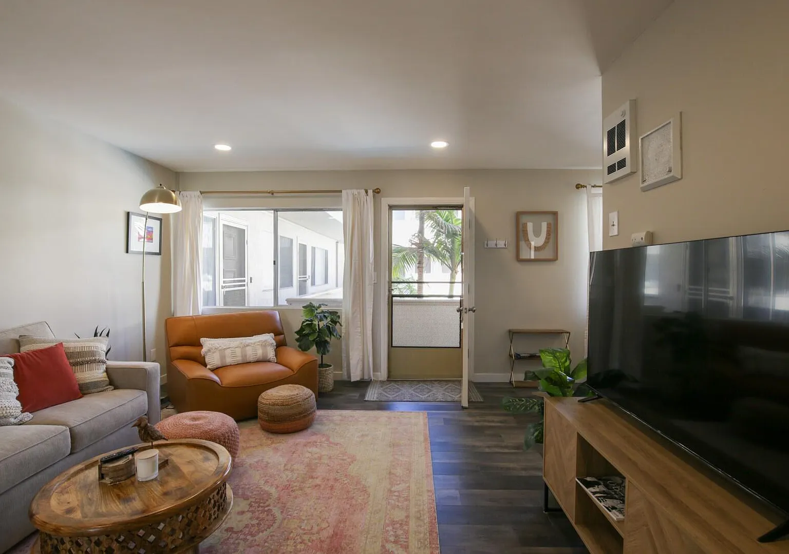 1 bed, 638 sqft, $3,600 — Photo 1