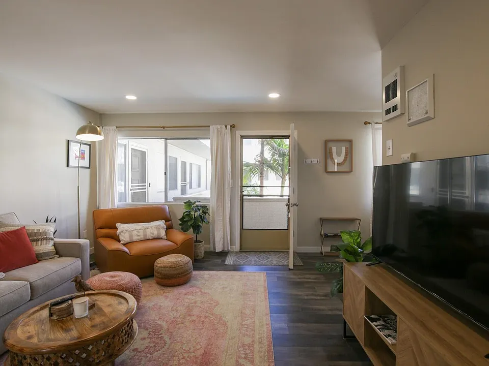 5015 Cape May Ave #207