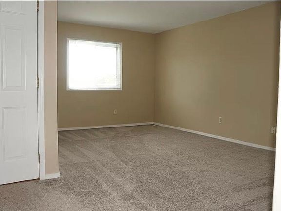 5th image of 680 Viking Dr E Unit A