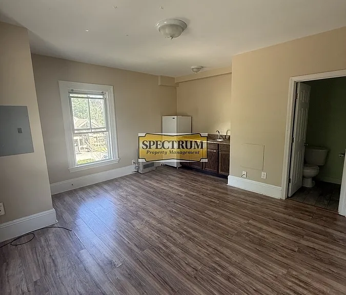 16 Park St #4 — Photo 1
