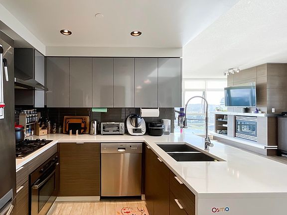 5th image of 1483 Homer St #2505
