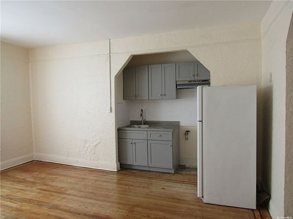 5th image of 221-15 Hempstead Ave Unit 1A