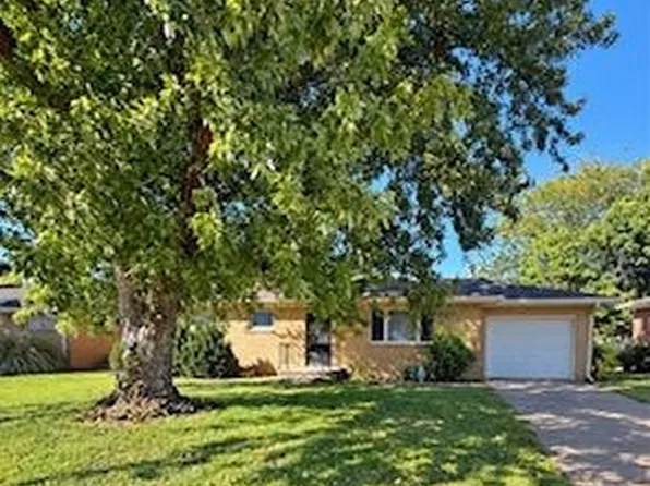 120 W 16th St, Larned, KS 67550