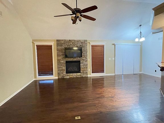 5th image of 13920 Wagon Pass Ct