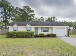 313 Timber Ridge Dr, Hubert, NC 28539