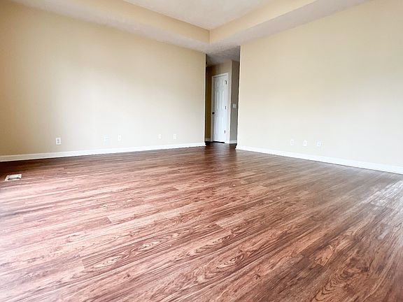 5th image of 3447 Southridge Blvd