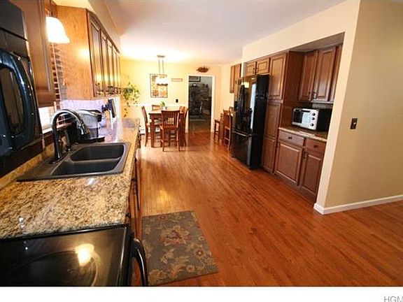 3rd image of 2 Beech Ln