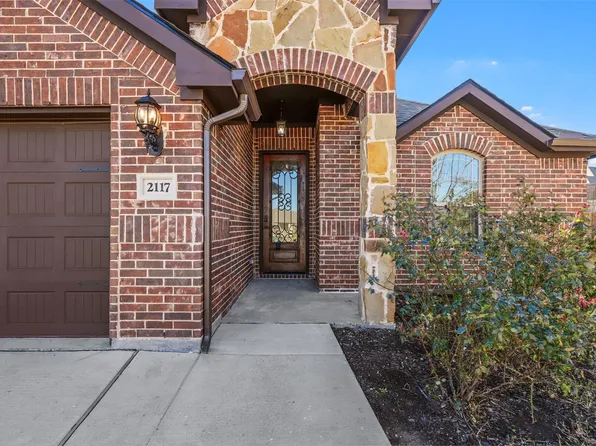 2117 Hill Crest Ct, Weatherford, TX 76086