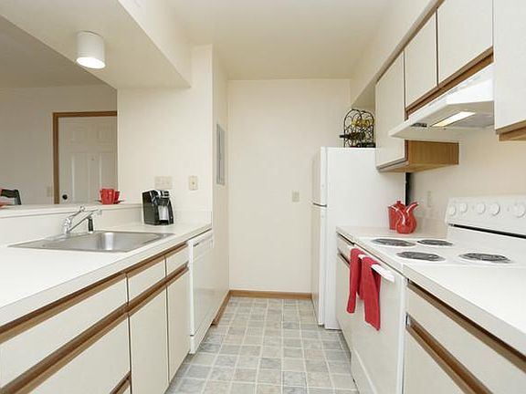 4th image of 4600 Galeforce Ct APT 201