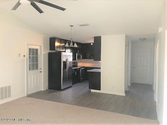 3rd image of 10717 Meadowlea Cir W